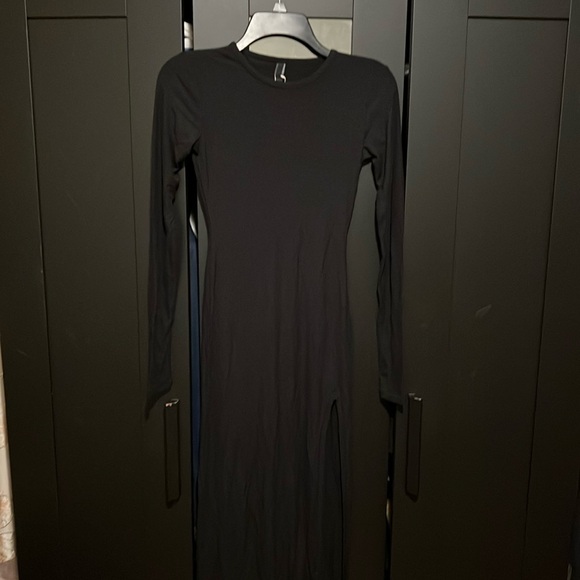 SKIMS SOFT LOUNGE BOAT NECK LONG DRESS onyx- S - Picture 1 of 5